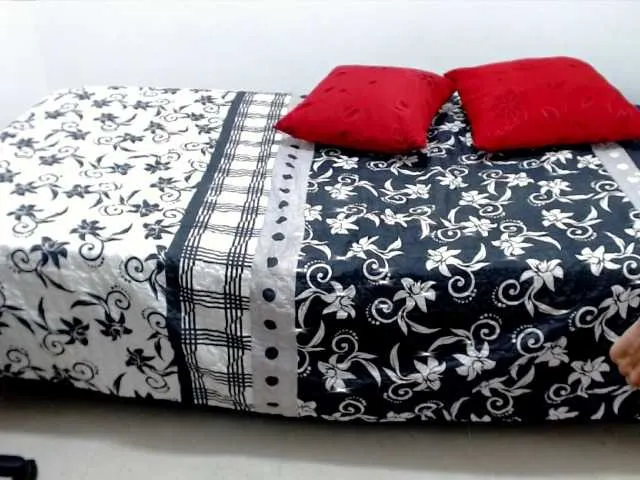 Live sex webcam photo for eroticwildlat #269509320