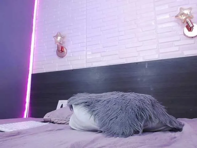Live sex webcam photo for Cat-Ady #269504692