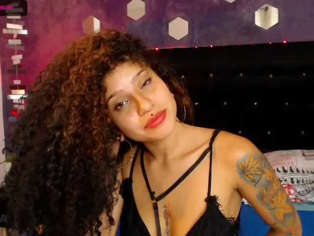 Live sex webcam photo for ParisPiera #269506022