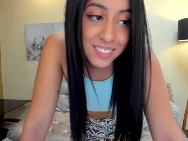 Live sex webcam photo for KatieNolan #269509263