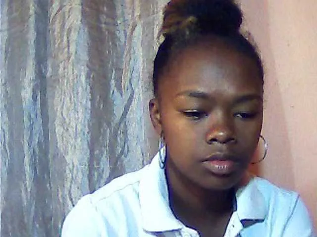 Live sex webcam photo for Errah #269507302