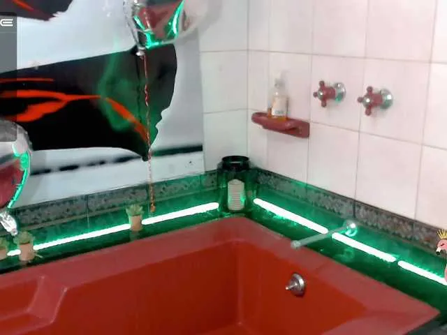 Live sex webcam photo for YelenaRoss #269509561