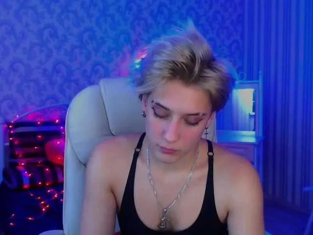 Live sex webcam photo for HottiDevil #269504677