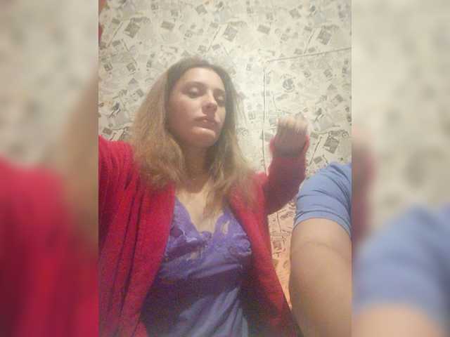 Live sex webcam photo for GloriaAndJoey #269505092