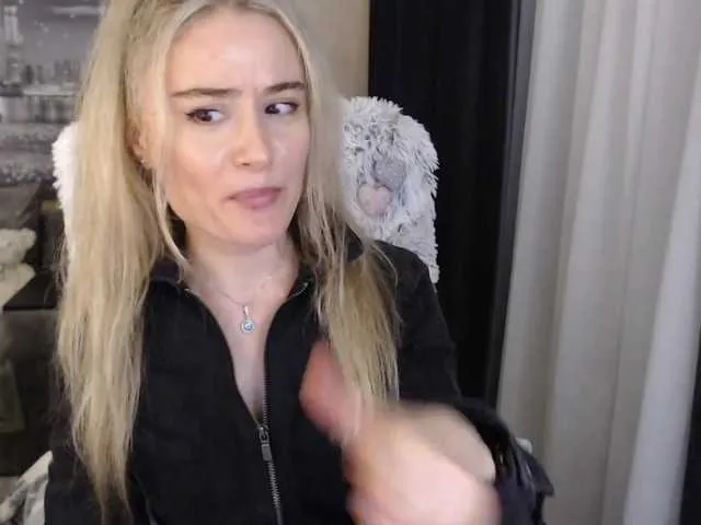 Live sex webcam photo for xyliganka777 #269510669