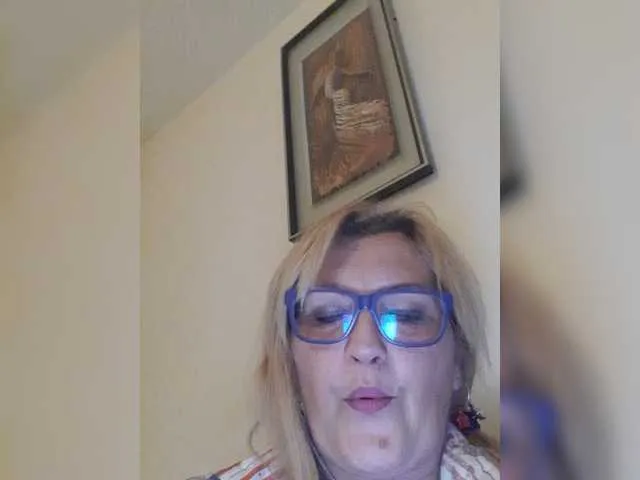 Live sex webcam photo for DivineBlond #287956732