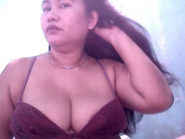 Live sex webcam photo for wildmom4u #269511469