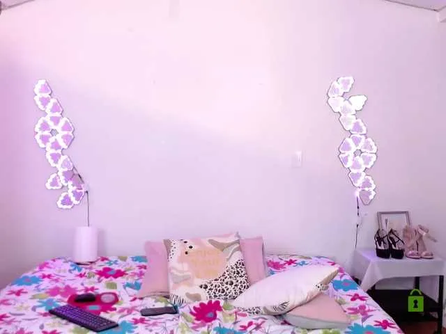 Live sex webcam photo for miia-sweet #269514416