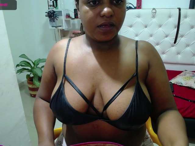 Live sex webcam photo for dirty-lady2 #269514448