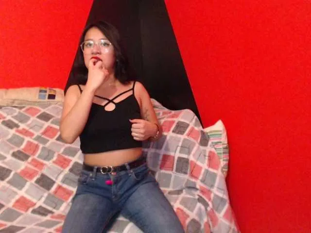 Live sex webcam photo for SkinnyMari #269513114