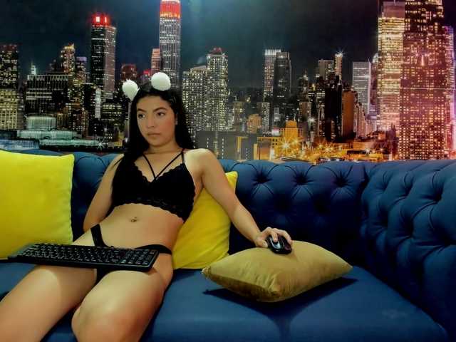 Live sex webcam photo for Roger1Juliet #269511147