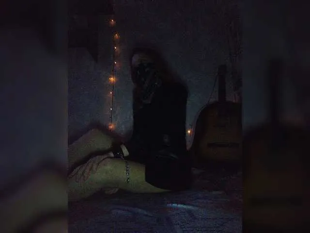 Live sex webcam photo for AliceHappy #269515688