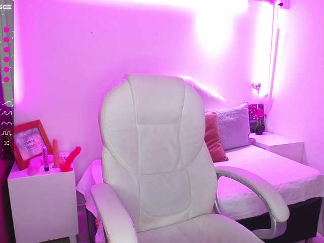 Live sex webcam photo for stephaa #269513187