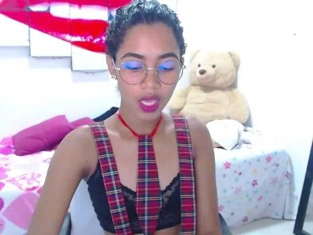 Live sex webcam photo for Anniemiss #269514336