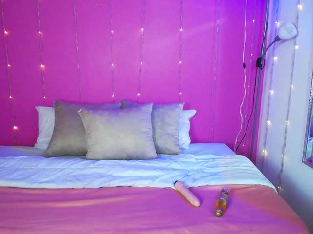 Live sex webcam photo for laurenxl #269515571