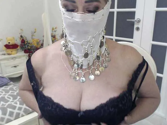 Live sex webcam photo for mirage40 #269519863