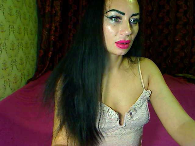 Live sex webcam photo for Niamiraj #269520683