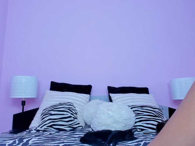 Live sex webcam photo for JuliaHayes90 #269520511