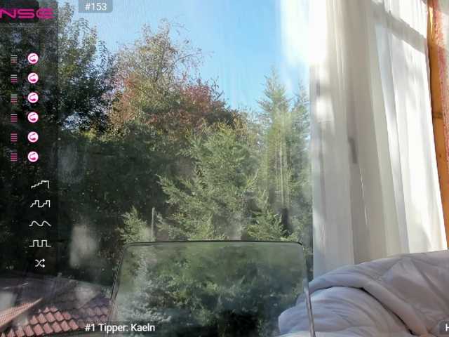 Live sex webcam photo for MissAriana #269518888