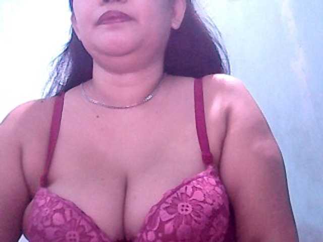 Live sex webcam photo for wildmom4u #269519469