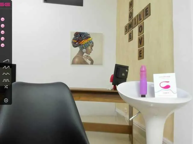 Live sex webcam photo for elensweet18 #269517317