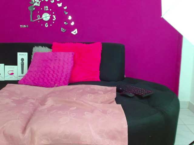 Live sex webcam photo for -UMAWILLIAMS #269518865