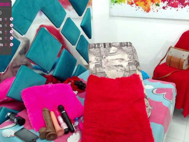 Live sex webcam photo for CharlotteWill #269519436