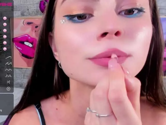 Live sex webcam photo for BeautifulCool #269520385