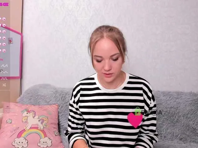 Live sex webcam photo for Pepetka22 #269528098
