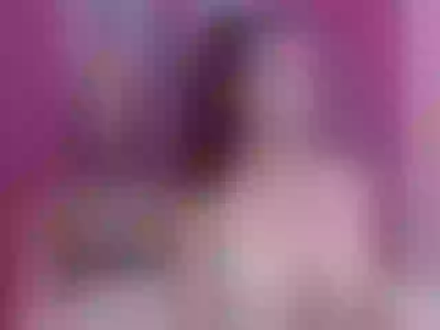 Live sex webcam photo for BustyxxHelen #269522072