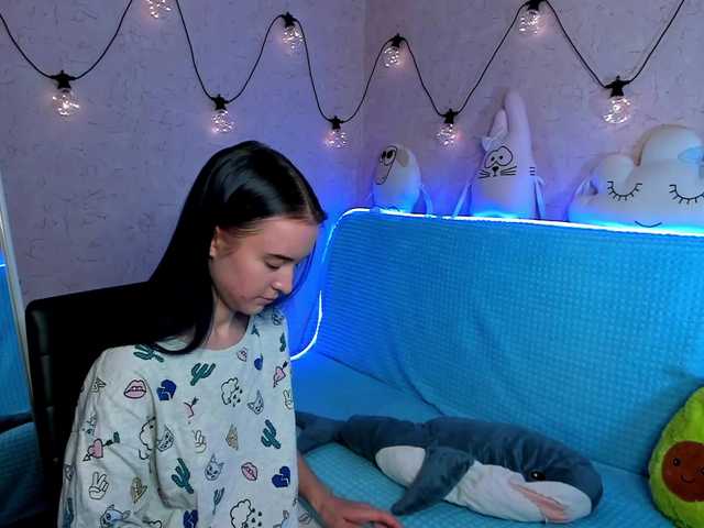 Live sex webcam photo for KiraLiLime #287990143