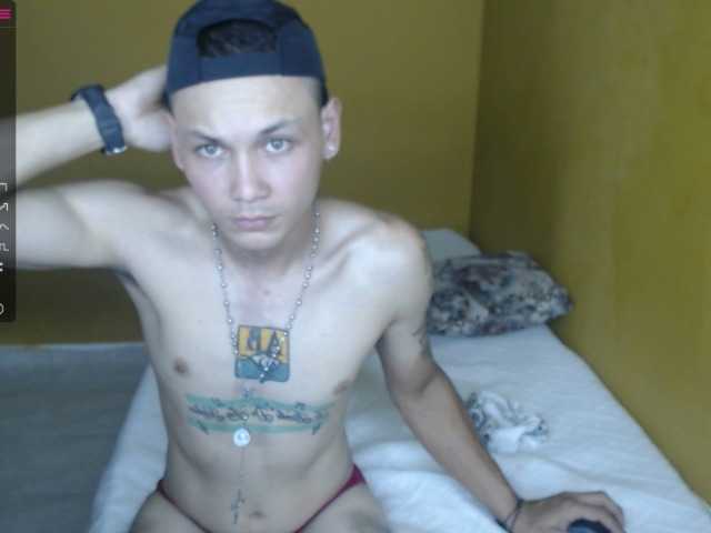 Live sex webcam photo for WONDERCOUPLEE #269521110