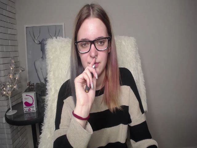 Live sex webcam photo for Ella_Hudson #269531292