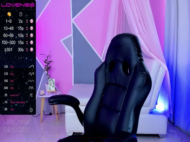 Live sex webcam photo for Little_Miaa1 #269526502