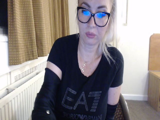 Live sex webcam photo for Singlemilff #269531650