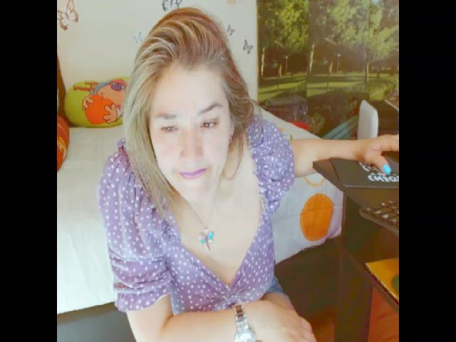 Live sex webcam photo for Salomesweet69 #287861633