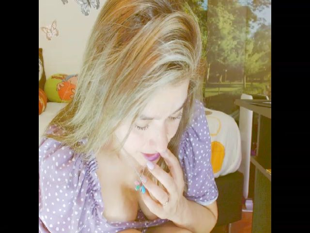 Live sex webcam photo for Salomesweet69 #287861634