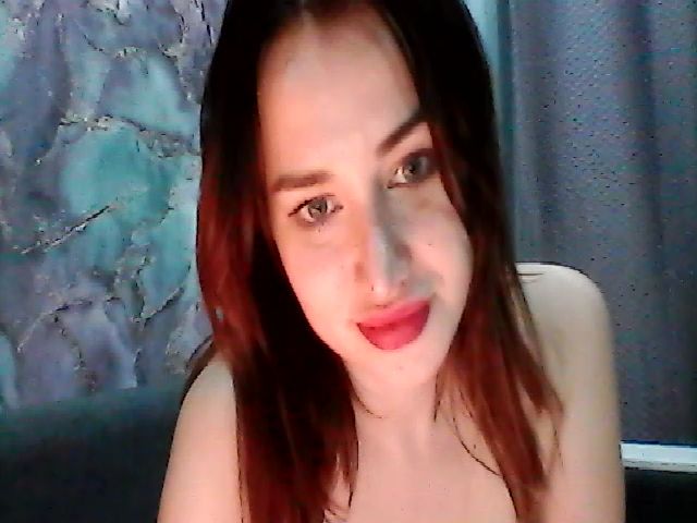 Live sex webcam photo for EmiliyaFoxy #269530018