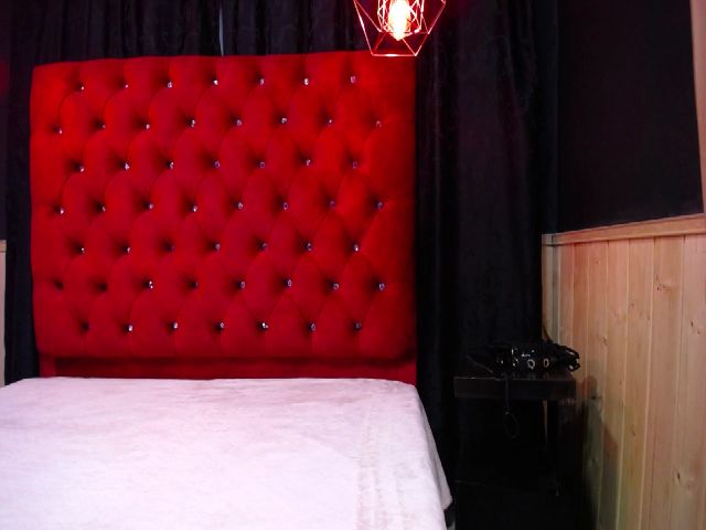 Live sex webcam photo for HardorDie #269524415