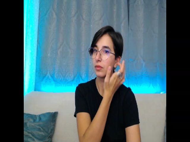 Live sex webcam photo for Miss_Selina4u #269530932