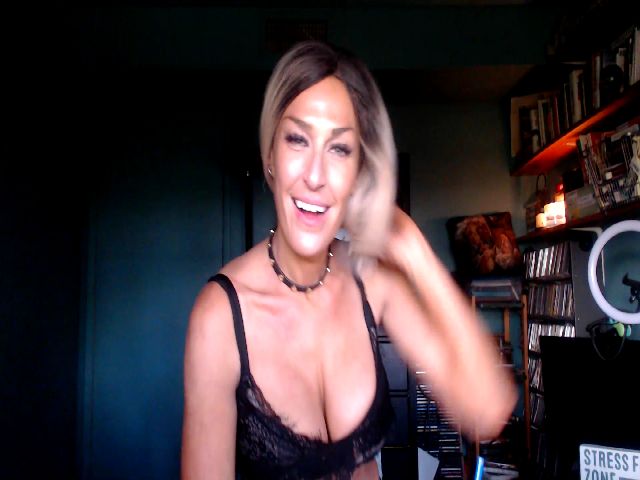 Live sex webcam photo for Lexi_Reign #269525079