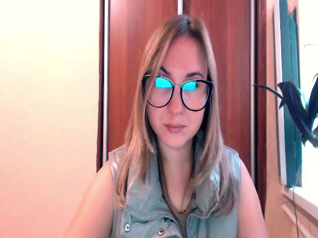 Live sex webcam photo for Kay_Lo #269524778