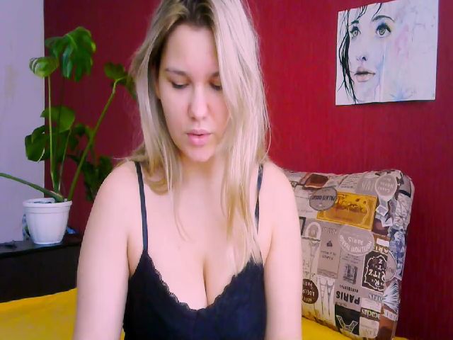 Live sex webcam photo for MsMollyD #269525075