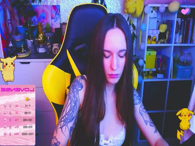 Live sex webcam photo for JinjerMoon #269525196