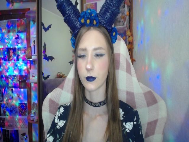 Live sex webcam photo for M00T4B0R #269524888