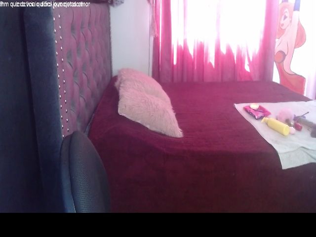 Live sex webcam photo for Annie777 #269525908