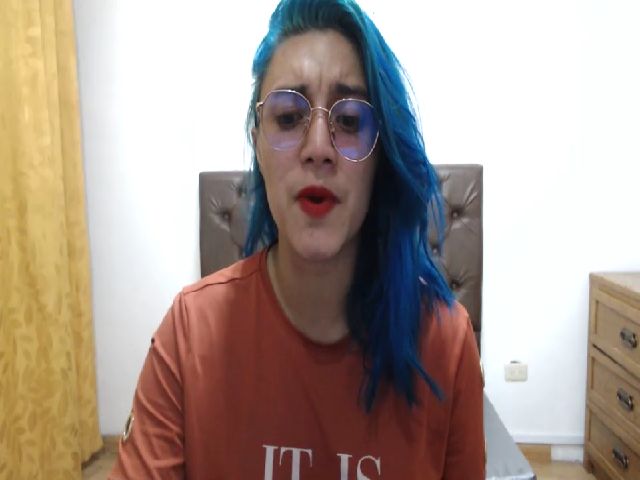 Live sex webcam photo for Carolinforbes #269532933