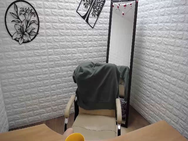 Live sex webcam photo for JulieJess #269525748