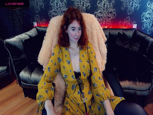 Live sex webcam photo for LillianCurly #269524451