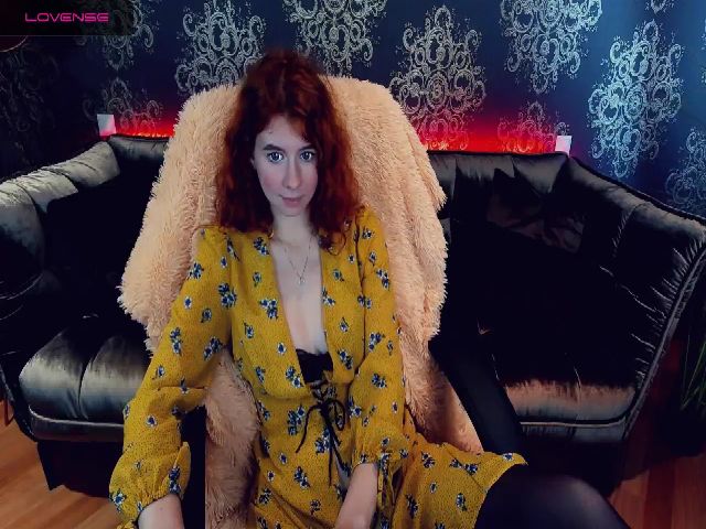 Live sex webcam photo for LillianCurly #269524575